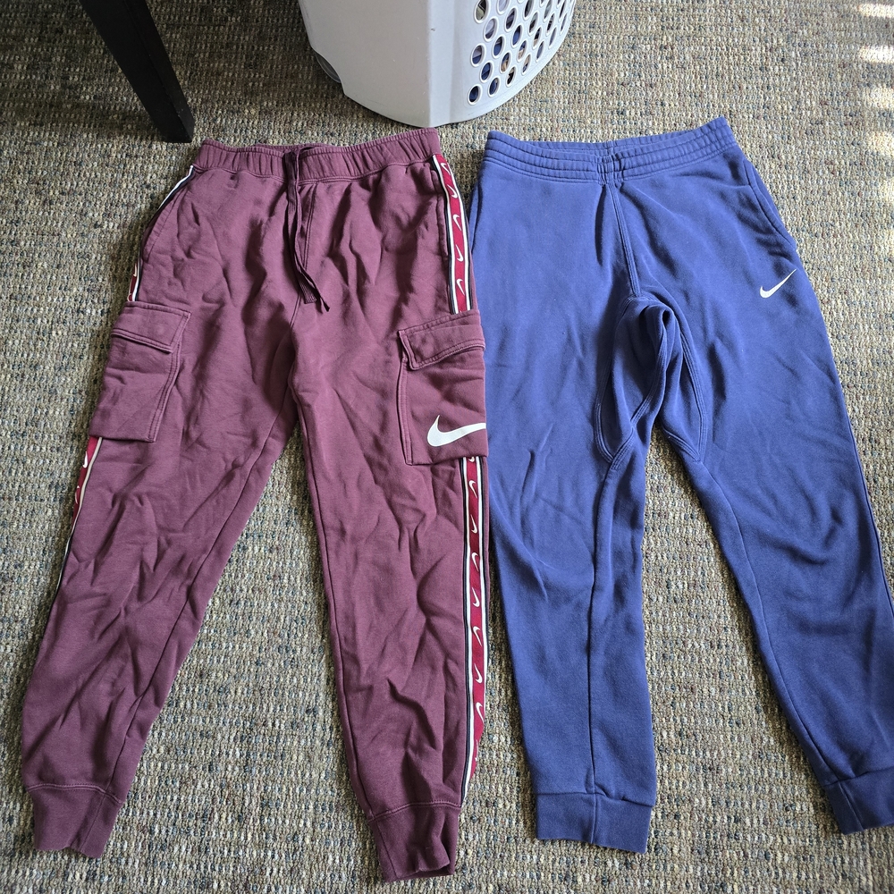 Nike Mens Burgundy Cargo Joggers & Blue Sweatpants Set